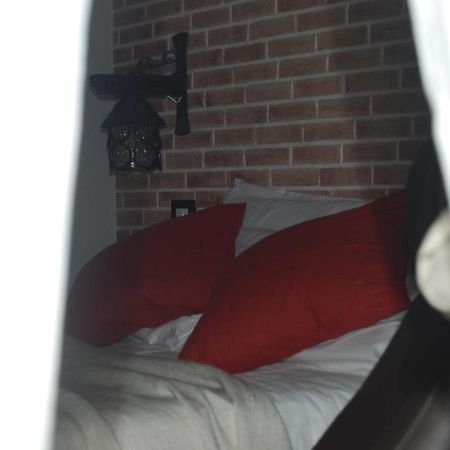 Domus Florio - Humanitas Rozzano Bed & Breakfast Пиеве Емануеле Екстериор снимка