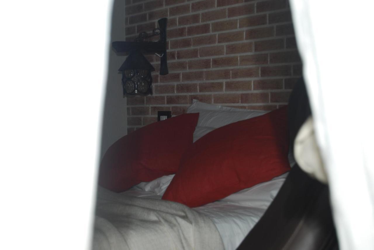 Domus Florio - Humanitas Rozzano Bed & Breakfast Пиеве Емануеле Екстериор снимка