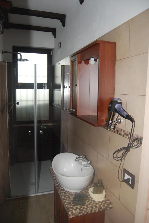 Domus Florio - Humanitas Rozzano Bed & Breakfast Пиеве Емануеле Екстериор снимка